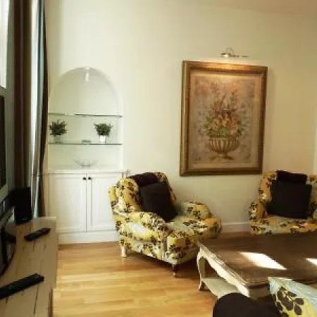 Luxury Three Bed In Just A Couple Of Minutes Walk To The Palais And Beaches 669 *