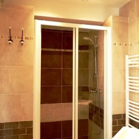 Luxury Three Bed In Just A Couple Of Minutes Walk To The Palais And Beaches 669 Apartman