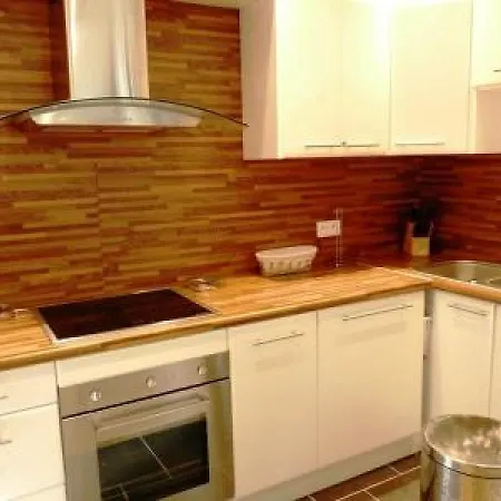Apartman Luxury Three Bed In Just A Couple Of Minutes Walk To The Palais And Beaches 669
